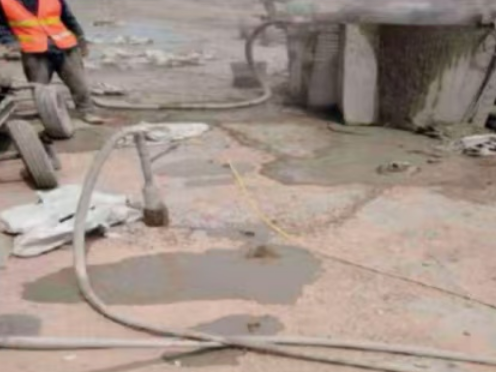 桥西水泥混凝土路面板底注浆技术 路面脱空注浆整治方案